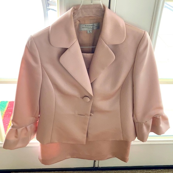 Tahari Dresses & Skirts - 2 piece suit